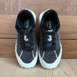 NORDA 002 dyneema trail runner in summit black size W9.5 w/box & shoe bag